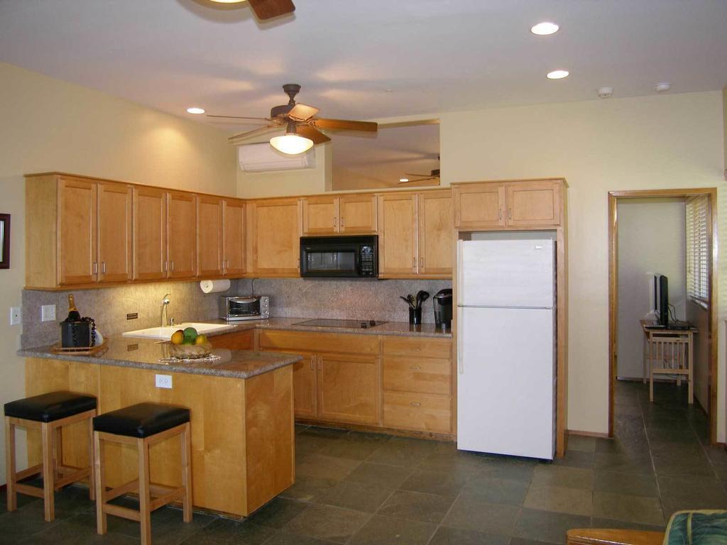 Aloha Aku Inn & Suites Kihei Ruang foto